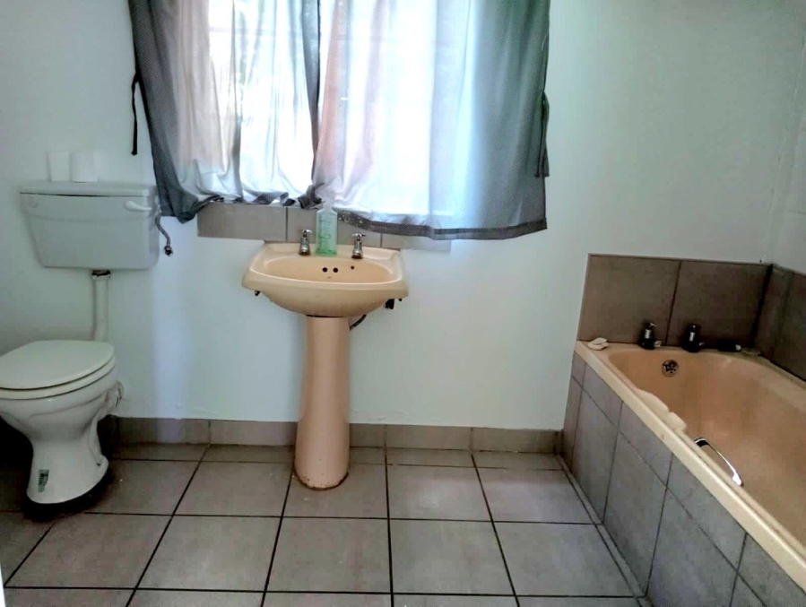 5 Bedroom Property for Sale in Vanes Estate Eastern Cape
